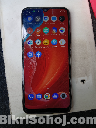 রিয়েলমি C21